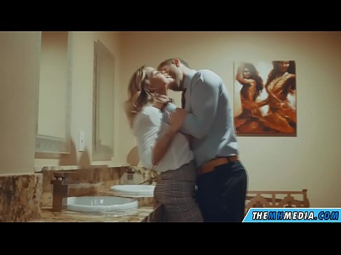 ❤️ Кад те прсата плавуша заведе у јавном тоалету Порно код нас sr.hentaivost.ru ☑